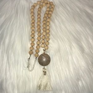 Long necklace with tassel